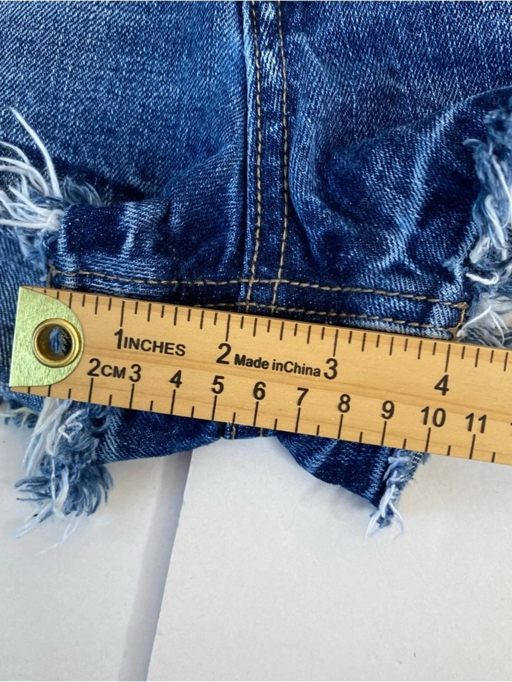 Free People Women’s Gowa Released Hem Cutoff High-Rise Denim Shorts Size 26